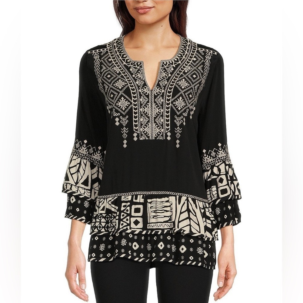 Geometric Embroidered Split Neck 3/4 Flounce Sleeve Merrow Edge Woven Tunic, EUC